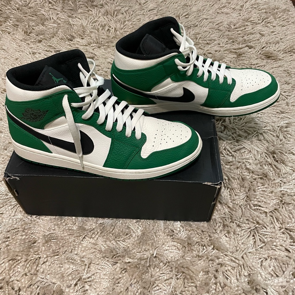 Men Air Jordan 1 like New!